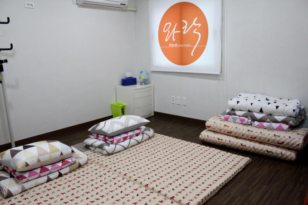 Warak Guesthouse Jeju Rum bild