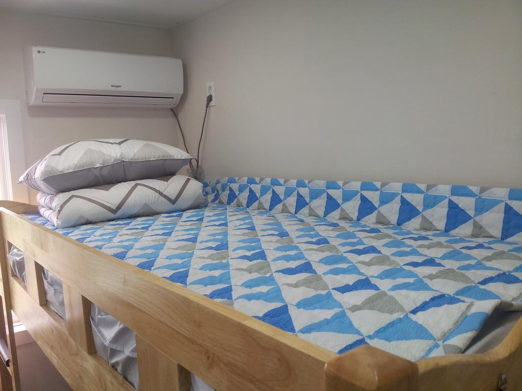 Warak Guesthouse Jeju Rum bild